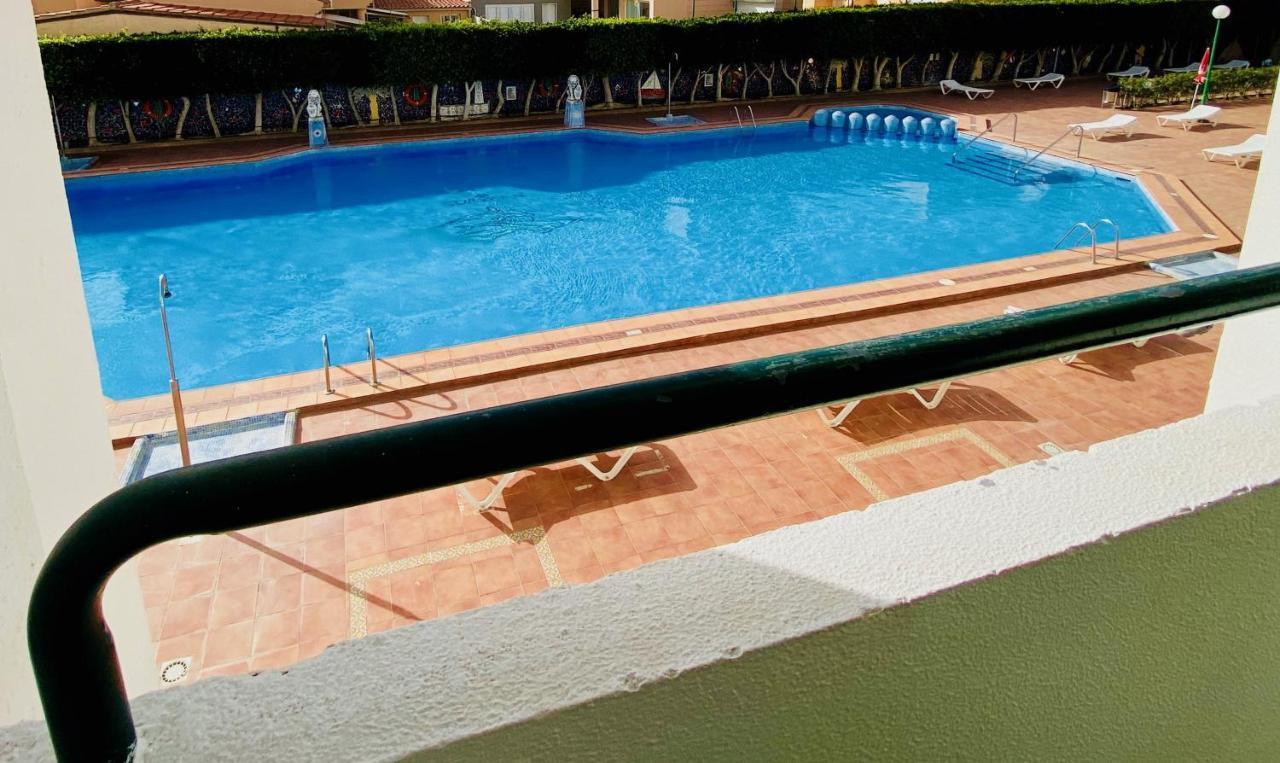 Sunny And Relaxing In Maspalomas